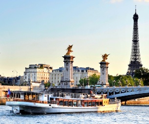 Yachts de Paris Boat Tour